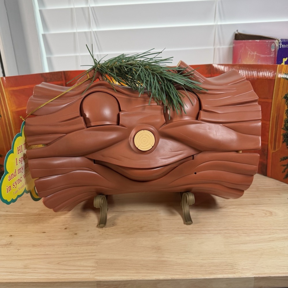 YULE BURNER THE TALKING SINGING LOG BY TELCO ANIMATED CHRISTMAS Box & Back Drop - Picture 3 of 16